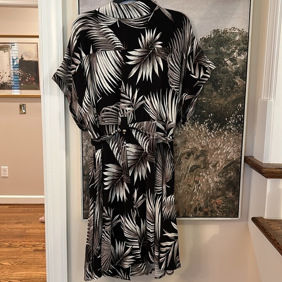 Torrid Rayon Slub Button front collared dress in Palm leaves black - Picture 14 of 16